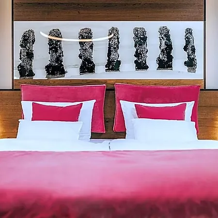 מלון Relais & Chateaux Stricker 5*
